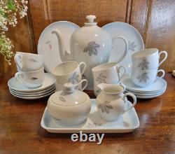 EXCELLENT Bing & Grondahl FALLING LEAVES TEA/COFFEE SET for 8 with POT