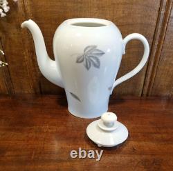 EXCELLENT Bing & Grondahl FALLING LEAVES TEA/COFFEE SET for 8 with POT