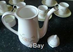 Lovely Vintage Susie Cooper'wild Rose' Coffee Set For Six With Gold Trim