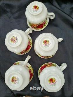 Royal Albert OLD COUNTRY ROSES COFFEE SET INCLUDING COFFEE POT, CUP, SAUCERS