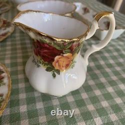 Royal Albert'Old Country Roses' Coffee Set for 6 People 1st Quality 1974-1980