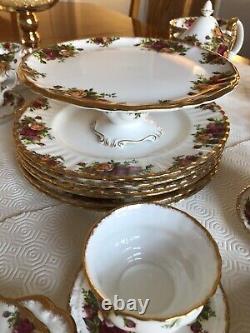 Royal Albert Old Country Roses Vintage Bone China Dinner & Tea Set 62 pieces