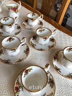 Royal Albert Old Country Roses Vintage Bone China Dinner & Tea Set 62 pieces