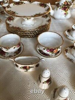 Royal Albert Old Country Roses Vintage Bone China Dinner & Tea Set 62 pieces