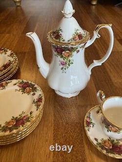 Royal Albert old country roses Set Tea Pot Coffee Plates Vintage China 46 Pieces
