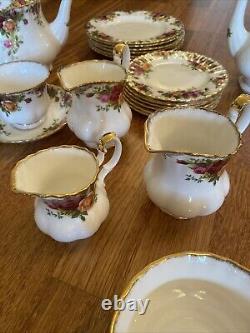 Royal Albert old country roses Set Tea Pot Coffee Plates Vintage China 46 Pieces