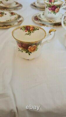 Royal albert old country roses 26 Pc Coffee Set For 6 People 6 Trios