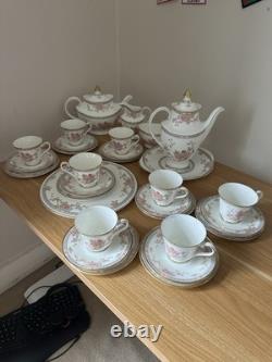 Royal doulton Canton 1977 Tea Set With Coffee Pot