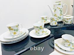 Vintage Eschenbach Bavaria White Ivy Pattern 15 piece Coffee or Tea Set (10)