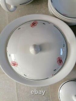 Vintage Johnson Brothers Summerfields Dinner Service / Set. Plates Red poppy