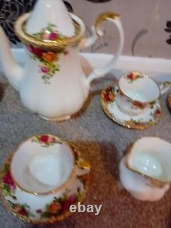 Vintage Royal Albert Old Country Rose 18 Piece Coffee Set