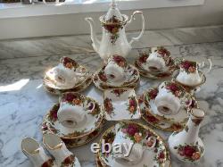 Vintage Royal Albert Old Country Roses 25pcs Coffee Set Mint Condition