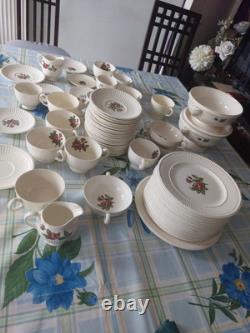 Vintage Wedgwood Moss Rose Of Etruria &Barlaston Dinner &tea or Coffee T4 £100