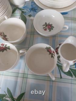Vintage Wedgwood Moss Rose Of Etruria &Barlaston Dinner &tea or Coffee T4 £100