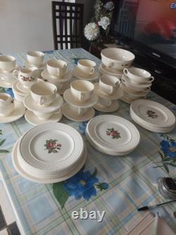 Vintage Wedgwood Moss Rose Of Etruria &Barlaston Dinner &tea or Coffee T4 £100