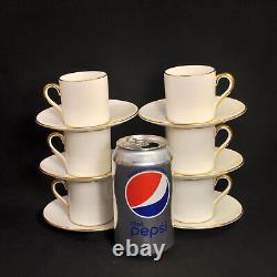 Ensemble Royal Cauldon de 6 tasses et soucoupes en forme de cafetière, doré sur blanc, 1950-1962