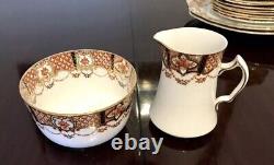 Ensemble à thé et assiettes en porcelaine Roslyn vintage fabriqué en Angleterre (36 pièces)