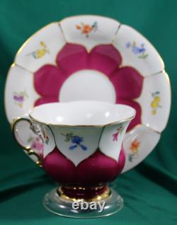 Ensemble de café 3 pièces Vintage Meissen avec des fleurs éparpillées de forme B : Tasse, soucoupe et assiette.
