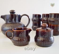 Ensemble de café et de thé RARE 9 pièces en faïence du Portugal des années 1980 de couleur marron glacé.