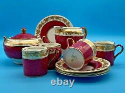 Ensemble de café expresso en porcelaine de collection Wedgwood Whitehall Ruby Powder - 10 pièces.