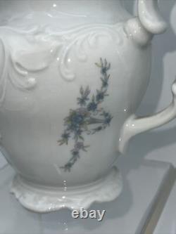 Ensemble de porcelaine Wawel vintage de 15 pièces fabriqué en Pologne - Tasses à fleurs mauves, soucoupes, crémier et sucrier.
