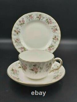 Ensemble de tasses/soucoupes/assiettes à thé 'Minton'Spring Bouquet' avec théière/Service à thé pour 6 personnes - 1er