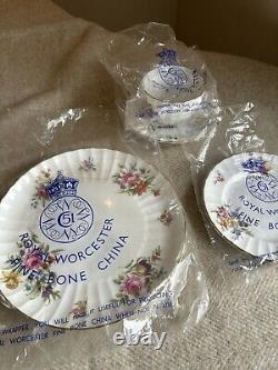 Ensemble de thé Royal Worcester White Roanoke Nouveau dans l'emballage