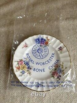 Ensemble de thé Royal Worcester White Roanoke Nouveau dans l'emballage