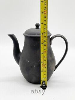 Ensemble de thé / café en Basalt Vintage Wedgwood incluant une théière, une cruche et un sucrier.