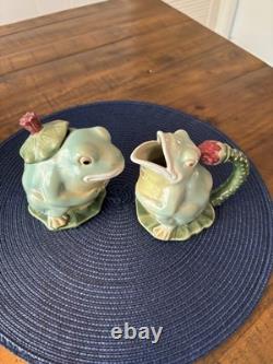 Ensemble de thé/café vintage avec grenouilles