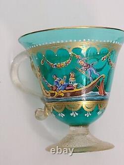 Scène de gondole émaillée italienne de Salviati, tasse et soucoupe en verre bleu floral et doré