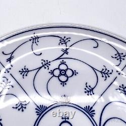 Service à café blanc en forme de baignoire Mary's Bath Ingres, motif paille fleurie bleu indien, 14 pièces.