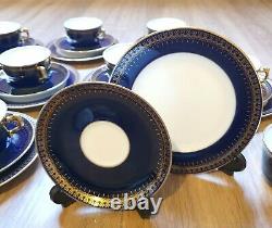Service à café en porcelaine vintage, bleu cobalt avec finitions en or 24 carats, 27 pièces.