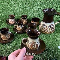 Service à café fait main de 13 pièces Alvingham Pottery (Pru Green) de 1975