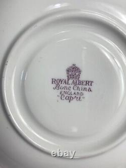 Service à thé et café vintage des années 1950. Royal Albert Capri. Porcelaine fine blanche et dorée, 15 pièces.