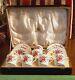 Super Set De Café En Boîte Rembourrée En Soie Avec Motif Posies De Crown Derby Royal Vintage