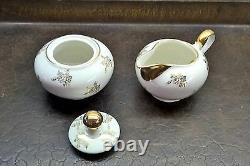 Vieux Thé De Porcelaine Bavarois Pour Deux Sets, Y Compris Le Sucre Bowl & Creamer