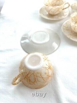 Vintage HAZEL ATLAS SPAGHETTI STRING DRIZZLE 6 Tasses et Soucoupes Caddy & Carafe  	<br/>
	<br/> (Note: 'Caddy' and 'Carafe' do not have direct translations in French, so they are left as is.)