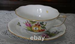 Vintage Herend Fruits And Flower Gold Trim Tea Cup And Saucer #734, Hongrie