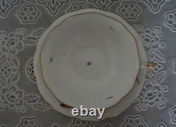 Vintage Herend Fruits And Flower Gold Trim Tea Cup And Saucer #734, Hongrie