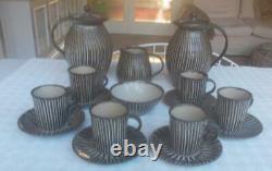Vintage Michael Leach Yelland Pottery 6 Personne Ensemble De Café Avec Deux Cafetières