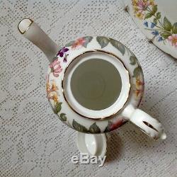 Vintage Paragon Country Lane 29 Piece Thé / Café Set Inc. Teapot & Coffee Pot