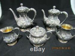 Vintage Quadruple Wilcox Silverplate Co Repousse 5 Pièce Thé / Café Set