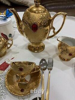 Vintage Stunning Made In Italy 22 K Gold Avec Un Ensemble De Café Red Stone. Magnifique