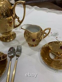 Vintage Stunning Made In Italy 22 K Gold Avec Un Ensemble De Café Red Stone. Magnifique